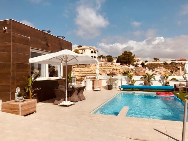 6 Zimmer Villa zu verkaufen in Ciudad Quesada, Rojales mit Pool Garage - 685.000 € (Ref: 9971768)