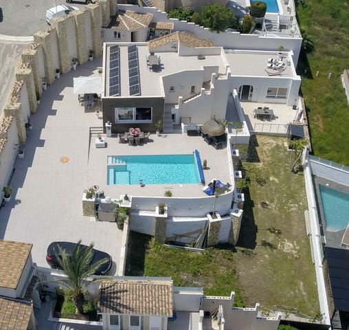 6 Zimmer Villa zu verkaufen in Ciudad Quesada, Rojales mit Pool Garage - 685.000 € (Ref: 9971768)