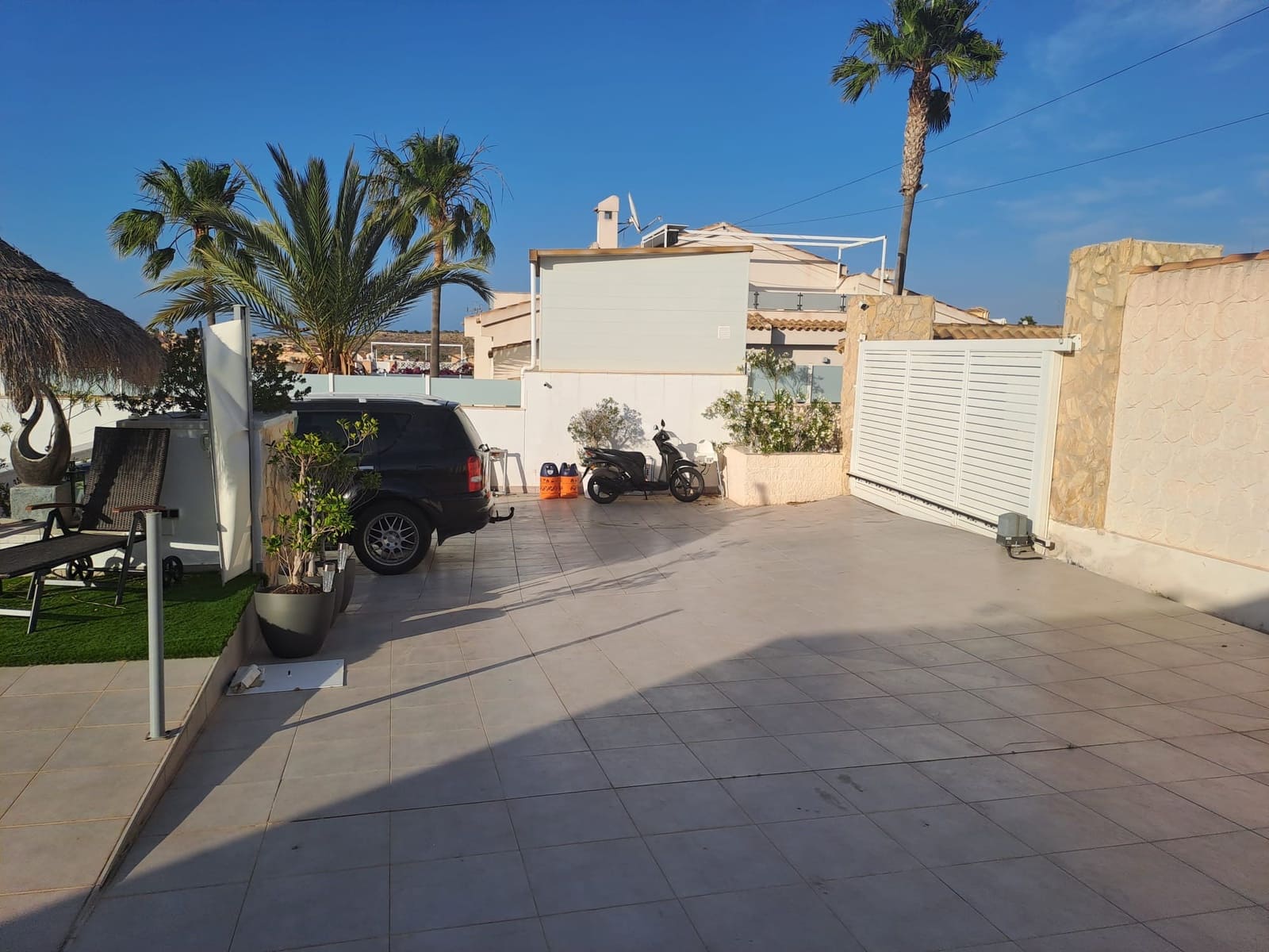 6 bedroom Villa for sale in Ciudad Quesada with pool garage - € 685,000 (Ref: 9971768)
