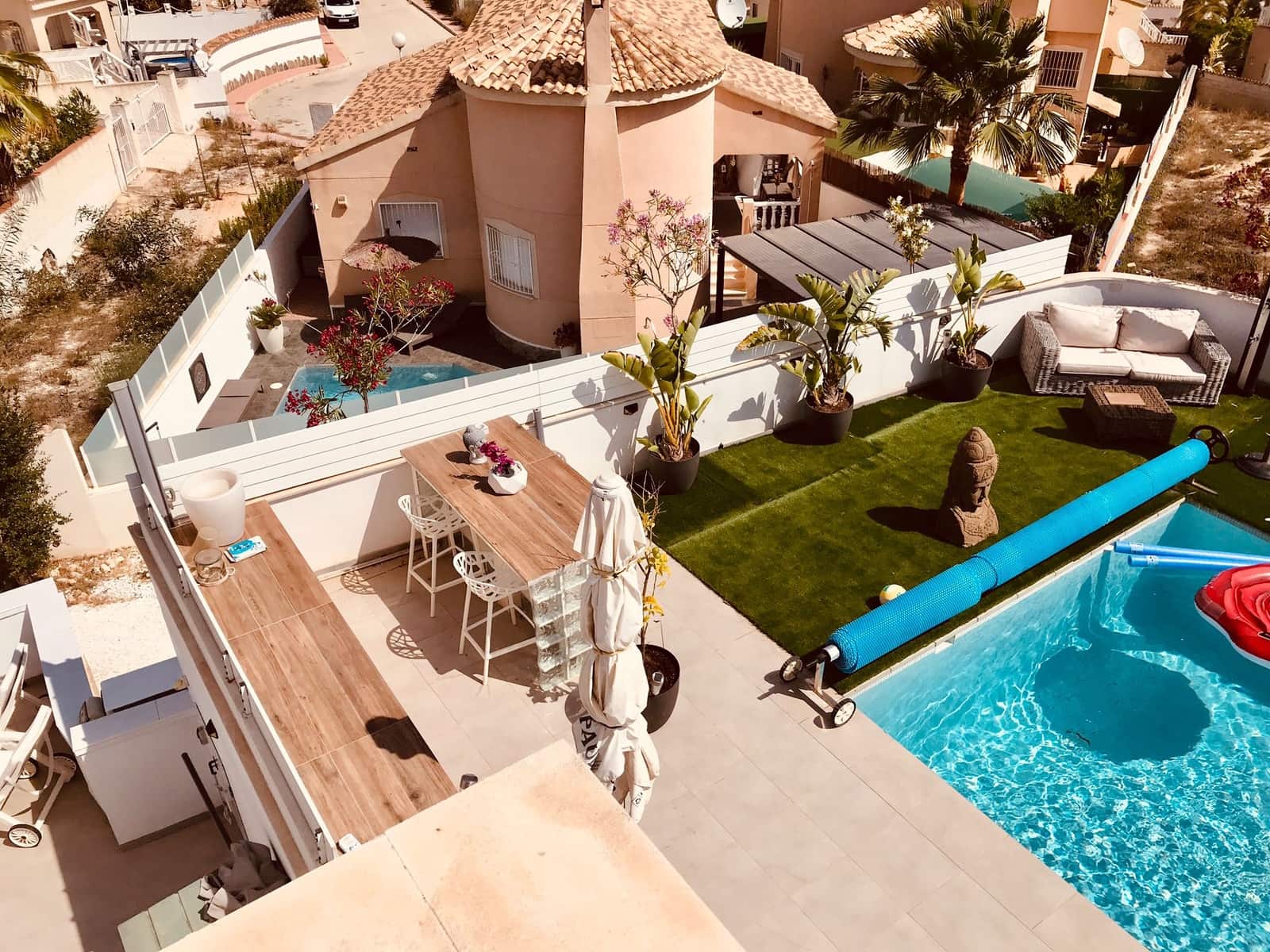6 bedroom Villa for sale in Ciudad Quesada with pool garage - € 685,000 (Ref: 9971768)
