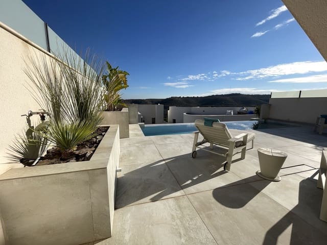 4 bedroom Villa for sale in Ciudad Quesada, Rojales with pool garage - € 699,000 (Ref: 9977914)