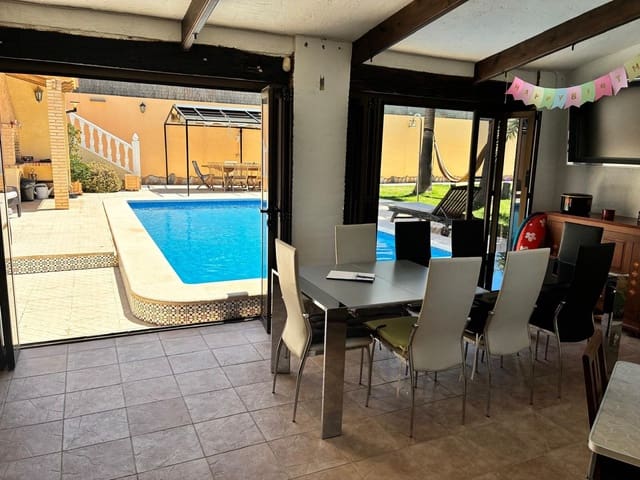 4 soverom Villa til salgs i Los Balcones - Los Altos, Torrevieja med svømmebasseng garasje - € 490 000 (Ref: 9977915)