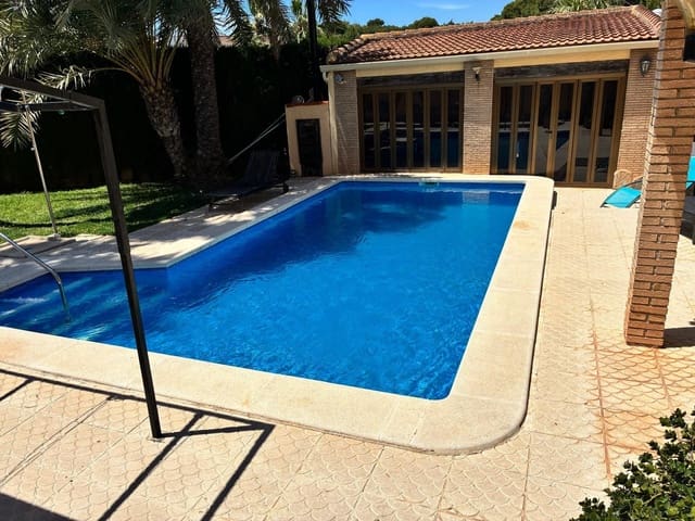 4 soverom Villa til salgs i Los Balcones - Los Altos, Torrevieja med svømmebasseng garasje - € 490 000 (Ref: 9977915)