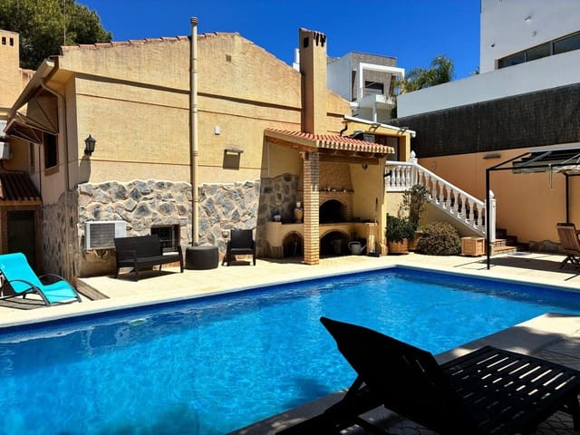4 soverom Villa til salgs i Los Balcones - Los Altos, Torrevieja med svømmebasseng garasje - € 490 000 (Ref: 9977915)