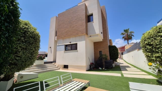4 soveværelse Villa til salg i Playa de los Locos, Torrevieja med swimmingpool garage - € 785.000 (Ref: 9977920)