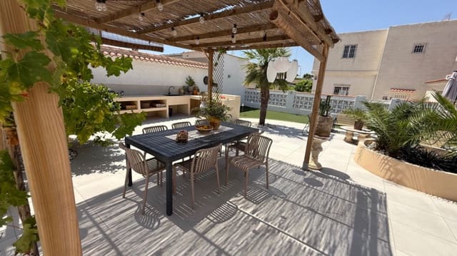 3 chambre Villa/Maison à vendre à El Chaparral - La Siesta - La Torreta, Torrevieja avec piscine garage - 645 000 € (Ref: 9977922)