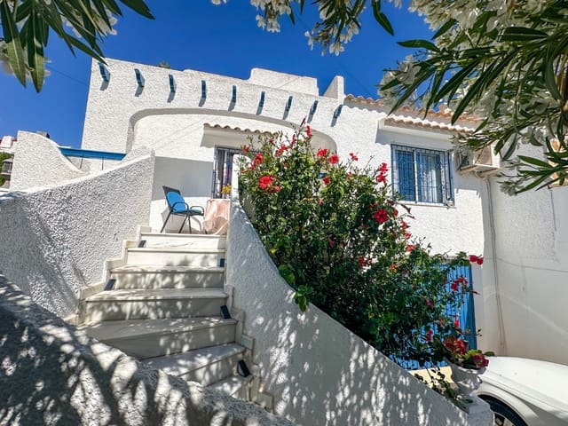2 soverom Kjedet enebolig til salgs i Los Balcones - Los Altos, Torrevieja med svømmebasseng garasje - € 420 000 (Ref: 9977927)