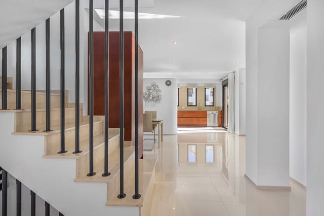 5 soverom Villa til salgs i La Zenia, Orihuela med svømmebasseng - € 895 000 (Ref: 9989478)