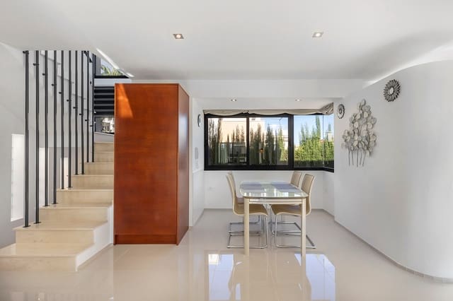 5 soverom Villa til salgs i La Zenia, Orihuela med svømmebasseng - € 895 000 (Ref: 9989478)