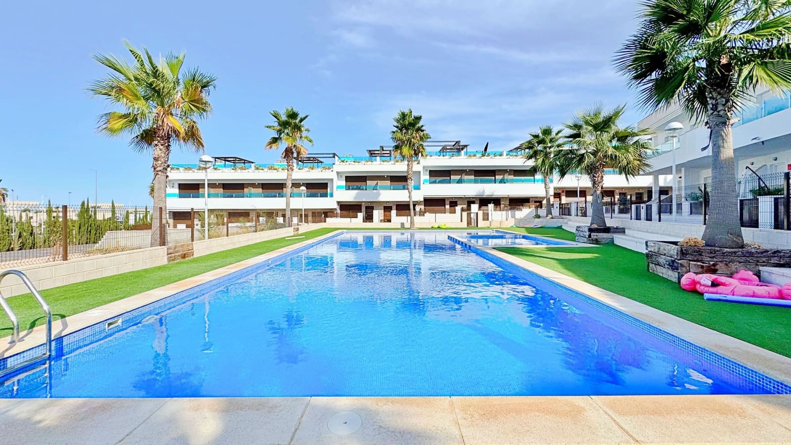 3 soverom Hus til salgs i Torrevieja - € 326 000 (Ref: 9989481)