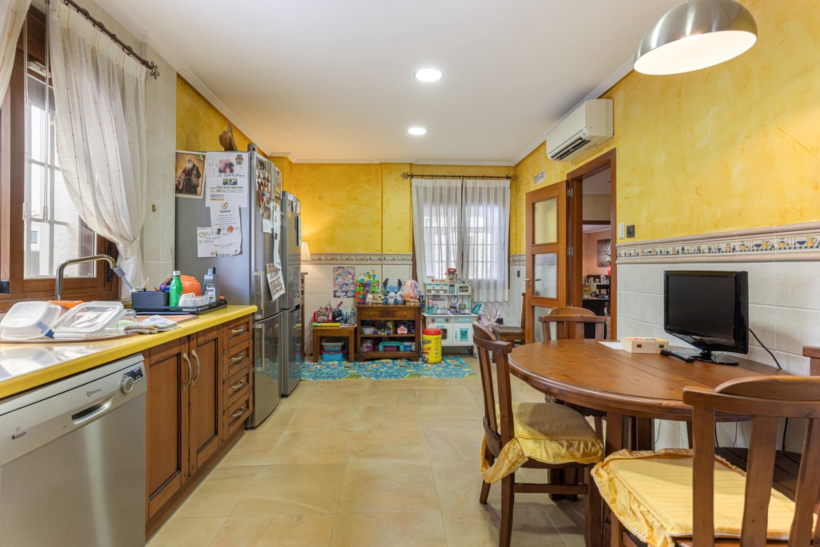 4 soveværelse Villa til salg i Los Montesinos med swimmingpool garage - € 750.000 (Ref: 9996328)