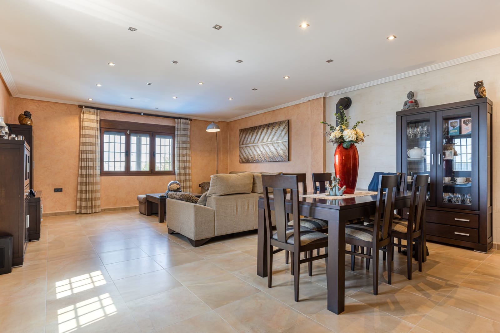 4 soveværelse Villa til salg i Los Montesinos med swimmingpool garage - € 750.000 (Ref: 9996328)