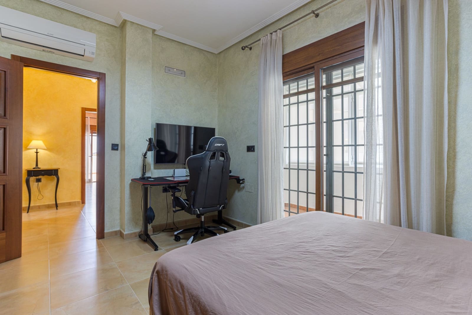 4 soveværelse Villa til salg i Los Montesinos med swimmingpool garage - € 750.000 (Ref: 9996328)