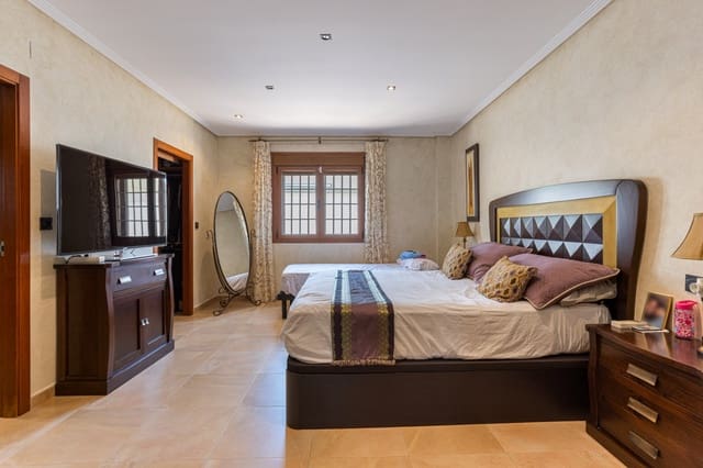 4 soveværelse Villa til salg i Los Montesinos med swimmingpool garage - € 750.000 (Ref: 9996328)
