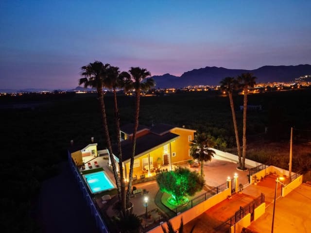 4 soveværelse Finca/Landehus til salg i Desamparados - Hurchillo - Torremendo, Orihuela med swimmingpool garage - € 675.000 (Ref: 9996330)