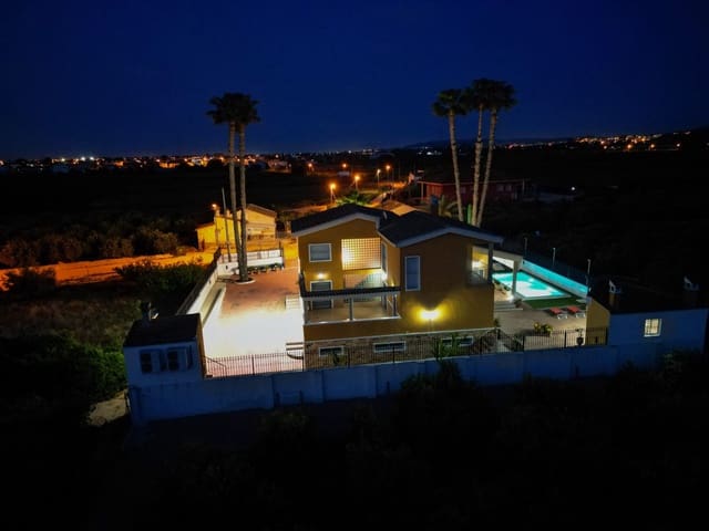 4 soveværelse Finca/Landehus til salg i Desamparados - Hurchillo - Torremendo, Orihuela med swimmingpool garage - € 675.000 (Ref: 9996330)