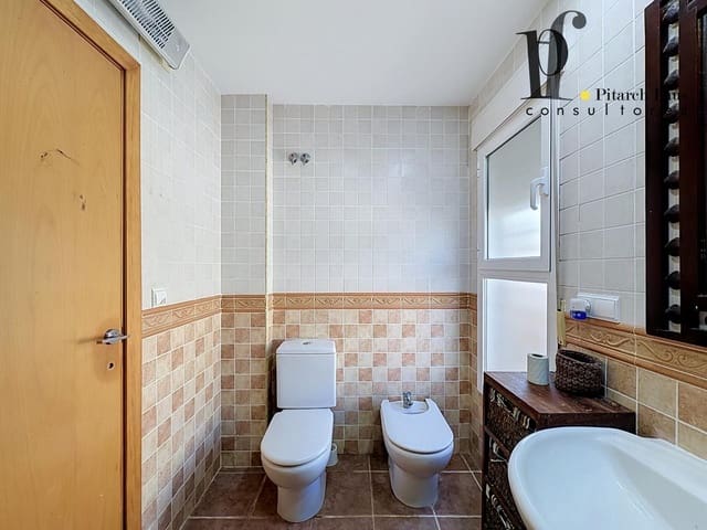 4 soveværelse Villa til salg i La Pobla de Vallbona med swimmingpool - € 390.000 (Ref: 10144942)