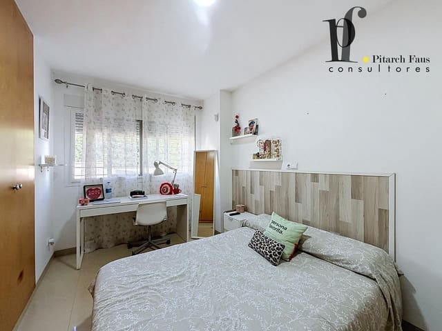 4 soveværelse Villa til salg i La Pobla de Vallbona med swimmingpool - € 390.000 (Ref: 10144942)