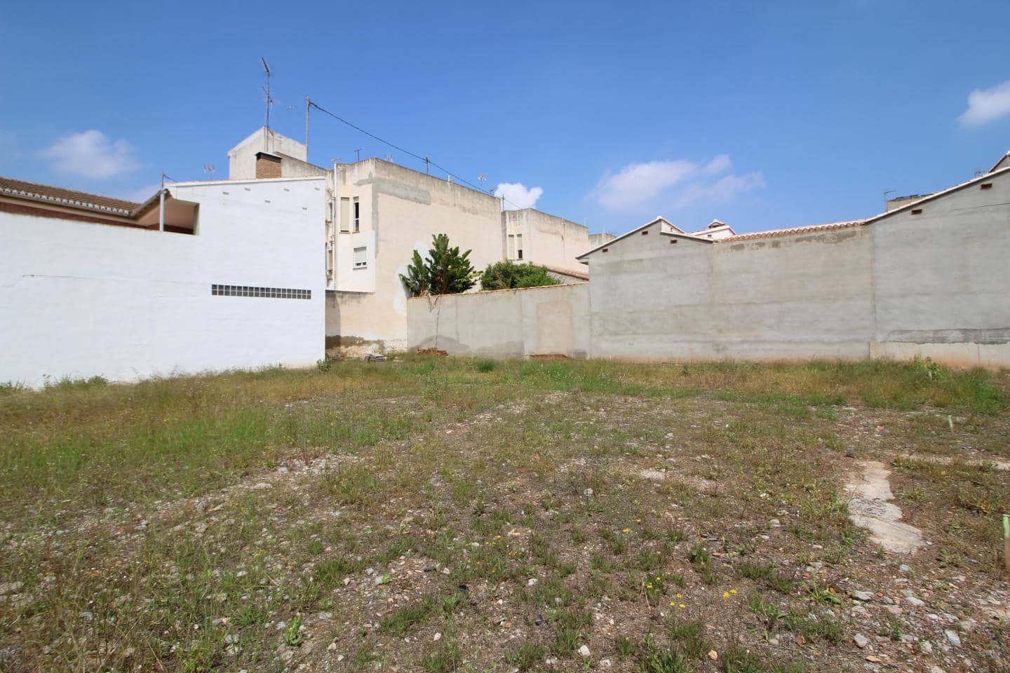 Teren niezagospodarowany na sprzedaż w La Pobla de Vallbona - 130 000 € (Ref: 6062173)