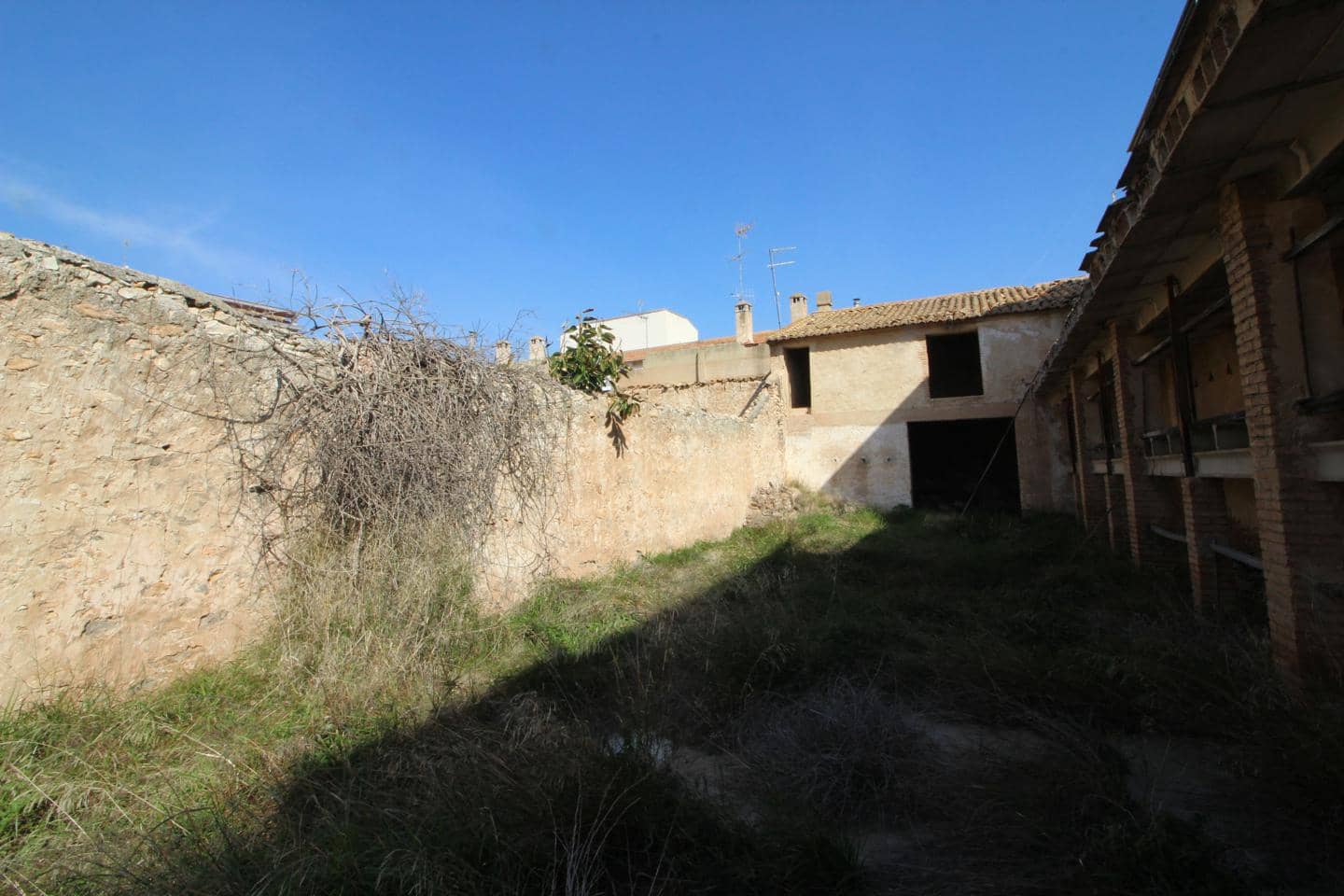 Grunde uden byggetilladelser til salg i La Pobla de Vallbona - € 108.000 (Ref: 6332429)