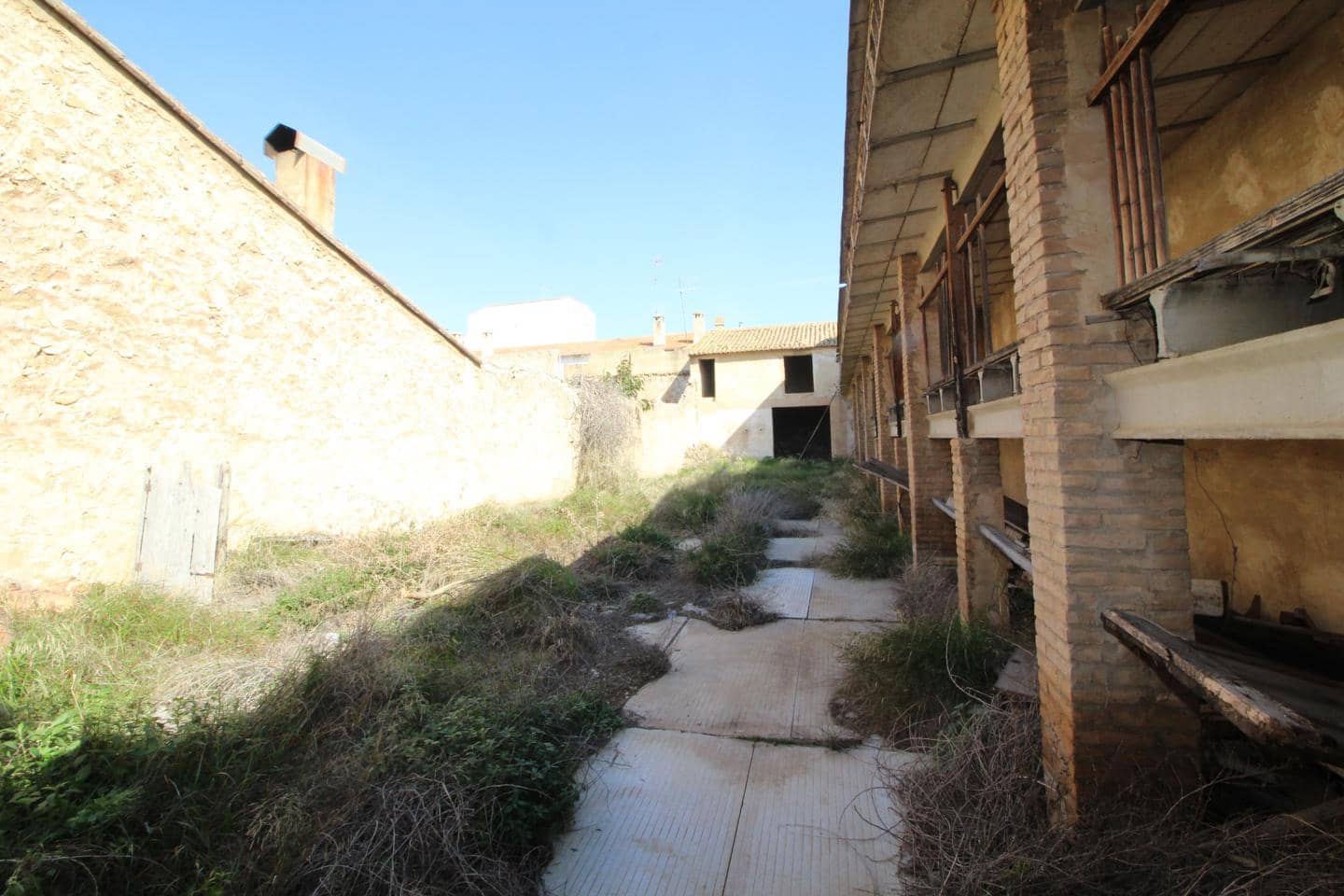 Grunde uden byggetilladelser til salg i La Pobla de Vallbona - € 108.000 (Ref: 6332429)