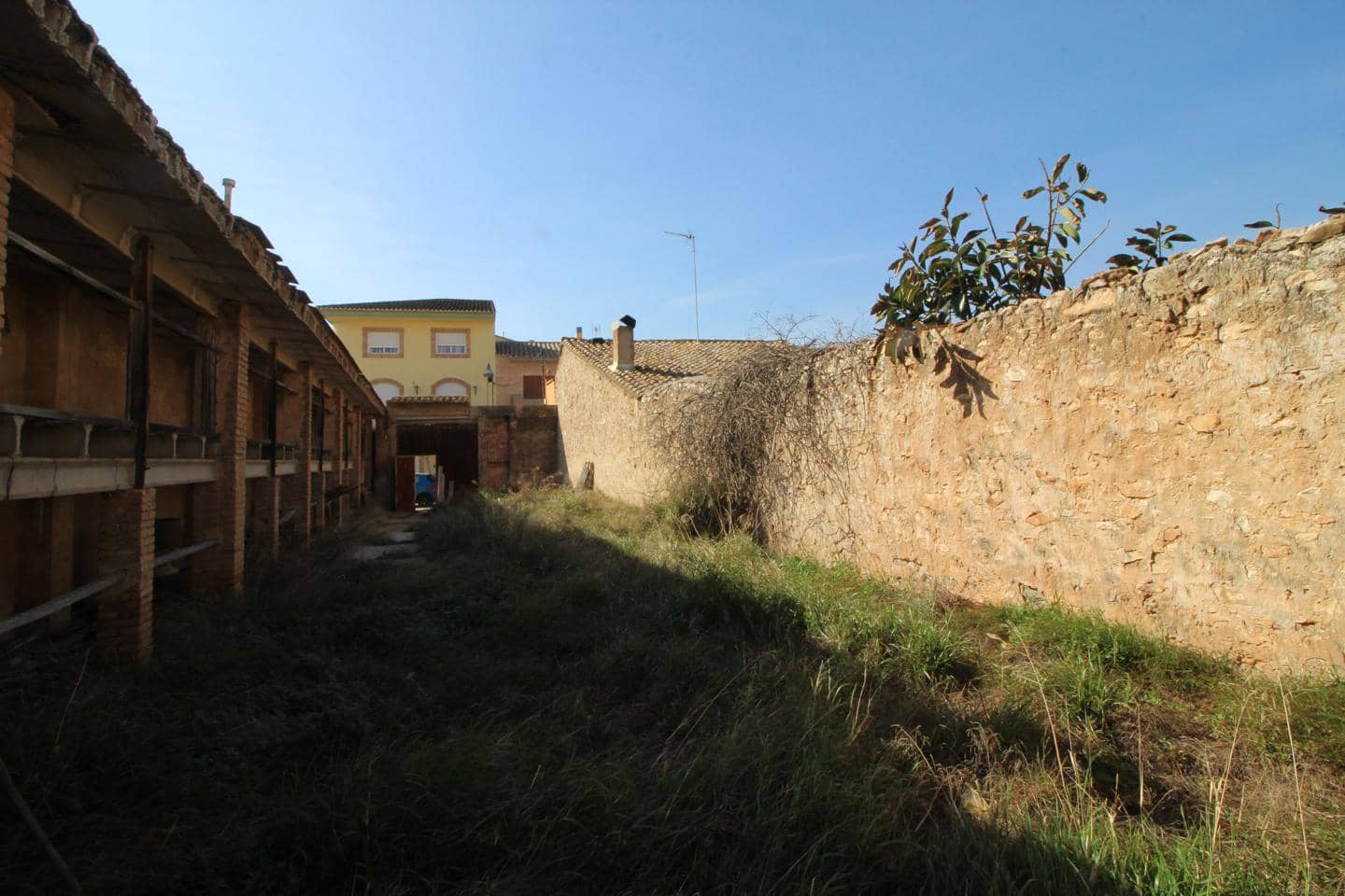 Grunde uden byggetilladelser til salg i La Pobla de Vallbona - € 108.000 (Ref: 6332429)