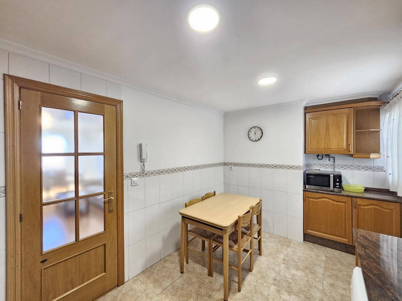 4 quarto Apartamento para arrendar em La Pobla de Vallbona com garagem - 1 200 € (Ref: 6677017)