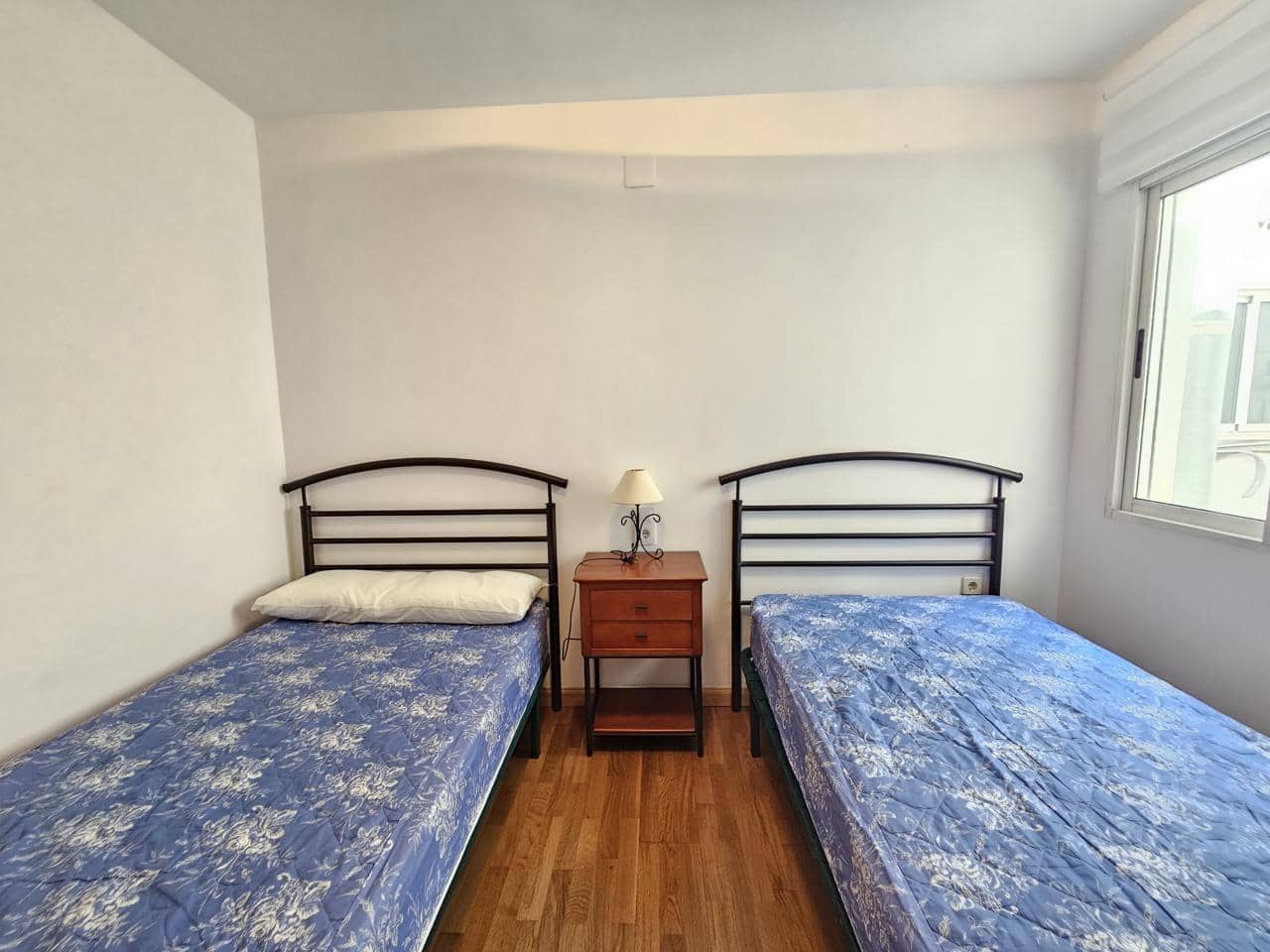 4 quarto Apartamento para arrendar em La Pobla de Vallbona com garagem - 1 200 € (Ref: 6677017)