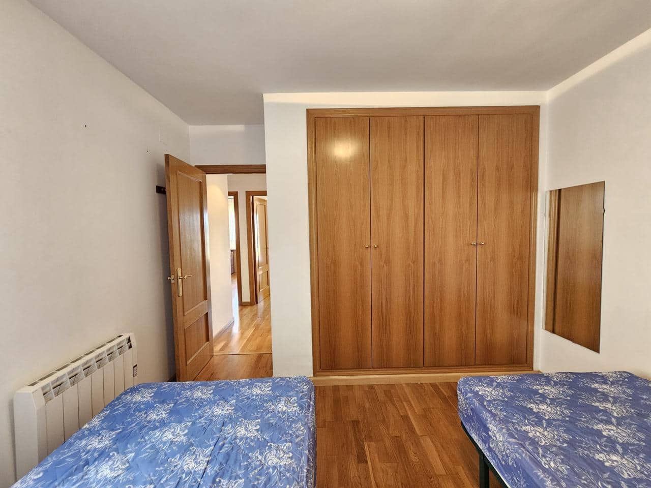 4 quarto Apartamento para arrendar em La Pobla de Vallbona com garagem - 1 200 € (Ref: 6677017)