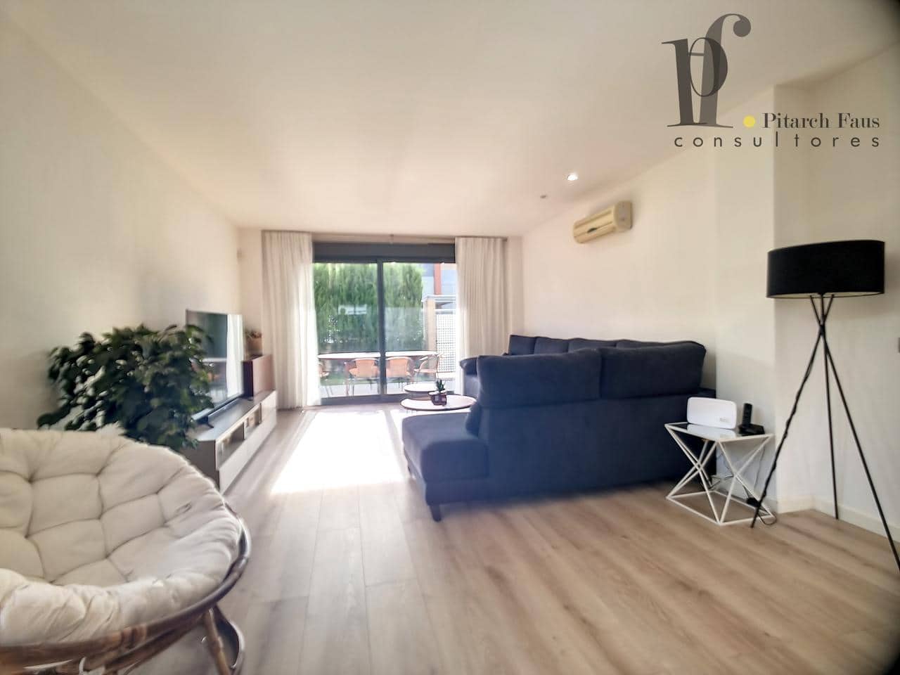 Chalet de 4 habitaciones en La Pobla de Vallbona en alquiler con piscina garaje - 2.600 € (Ref: 7065701)