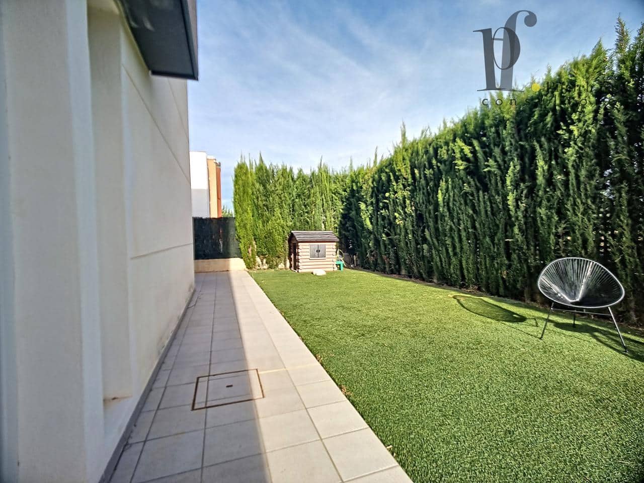 Chalet de 4 habitaciones en La Pobla de Vallbona en alquiler con piscina garaje - 2.600 € (Ref: 7065701)