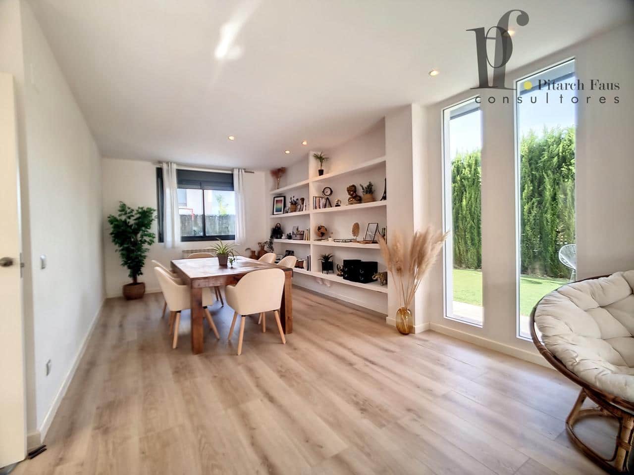 Chalet de 4 habitaciones en La Pobla de Vallbona en alquiler con piscina garaje - 2.600 € (Ref: 7065701)