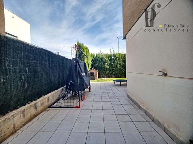4 quarto Moradia para arrendar em La Pobla de Vallbona com piscina garagem - 2 600 € (Ref: 7065701)