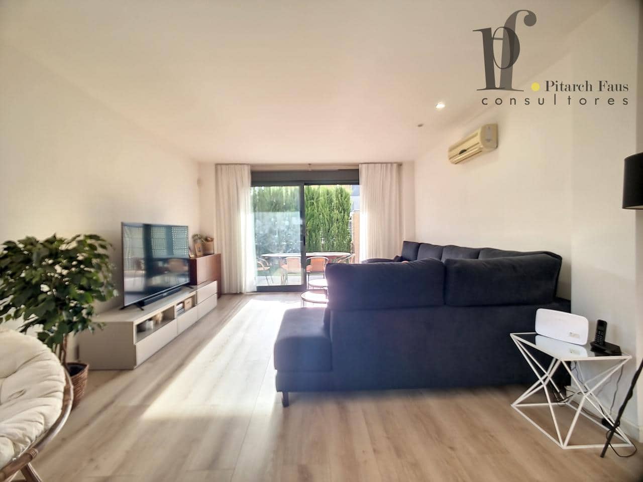 Chalet de 4 habitaciones en La Pobla de Vallbona en alquiler con piscina garaje - 2.600 € (Ref: 7065701)