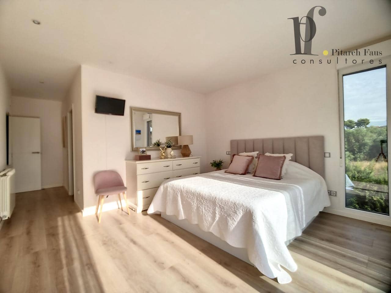 Chalet de 4 habitaciones en La Pobla de Vallbona en alquiler con piscina garaje - 2.600 € (Ref: 7065701)