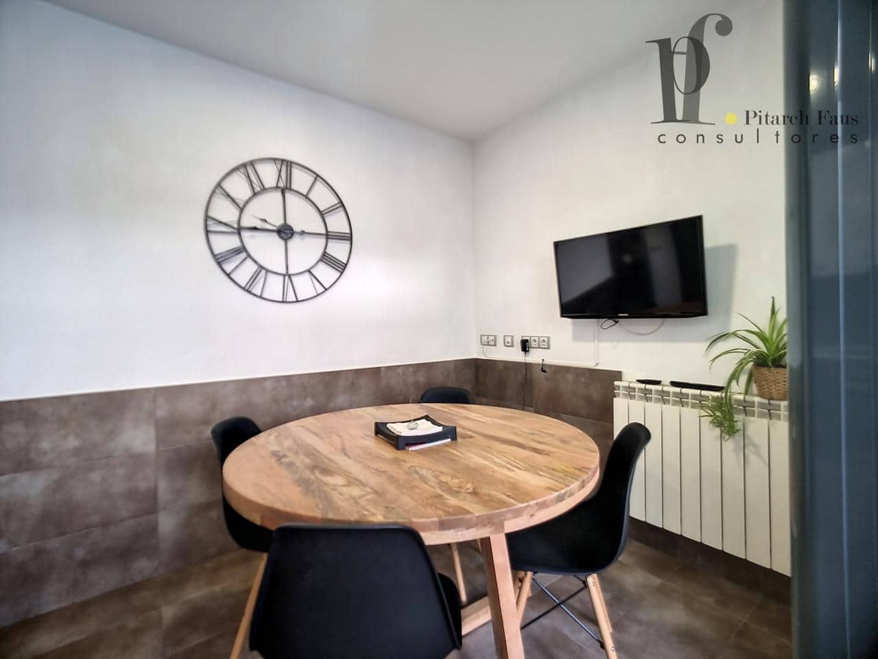 Chalet de 4 habitaciones en La Pobla de Vallbona en alquiler con piscina garaje - 2.600 € (Ref: 7065701)