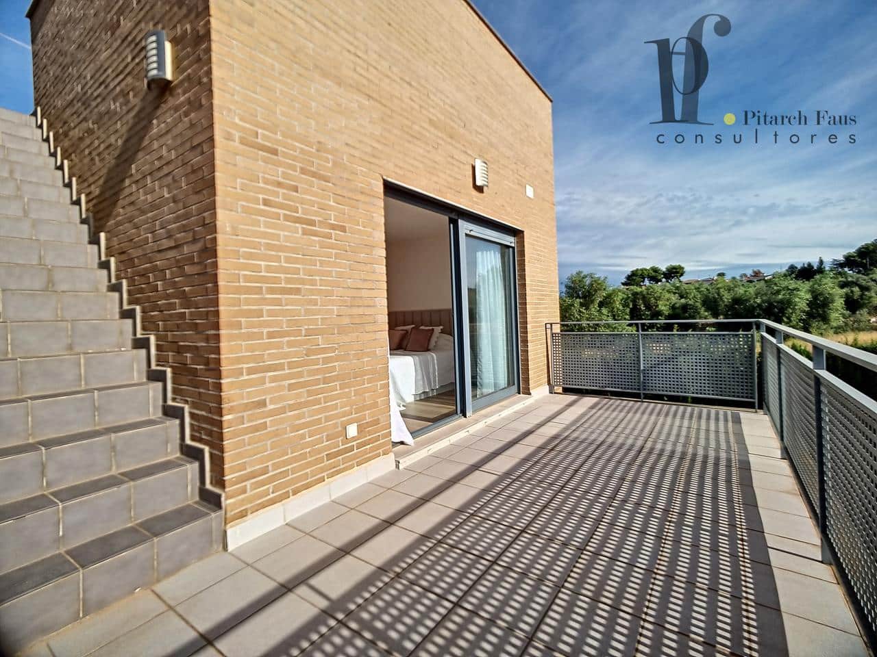 Chalet de 4 habitaciones en La Pobla de Vallbona en alquiler con piscina garaje - 2.600 € (Ref: 7065701)