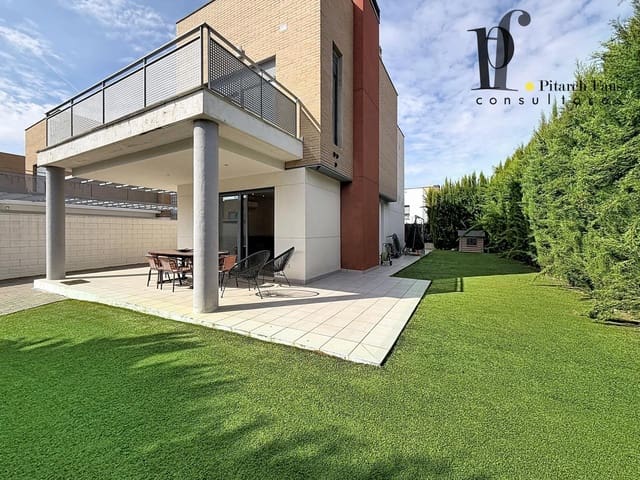 4 bedroom Villa for rent in La Pobla de Vallbona with pool garage - € 2,600 (Ref: 7065701)