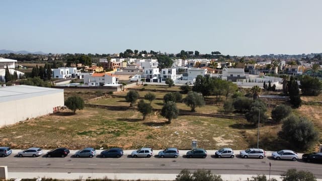 Undeveloped Land for sale in La Pobla de Vallbona - € 612,000 (Ref: 7197584)