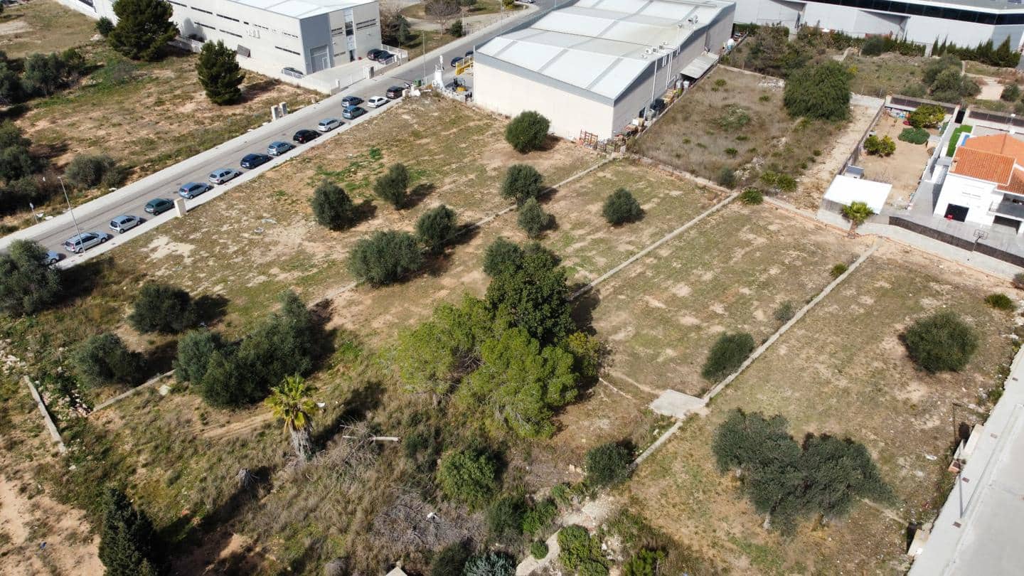 Terreno Não Urbanizado para venda em La Pobla de Vallbona - 395 000 € (Ref: 7197584)