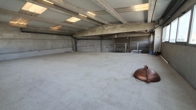 Commerciale da affittare in Fuente del Jarro, Paterna - 2.150 € (Rif: 7592251)