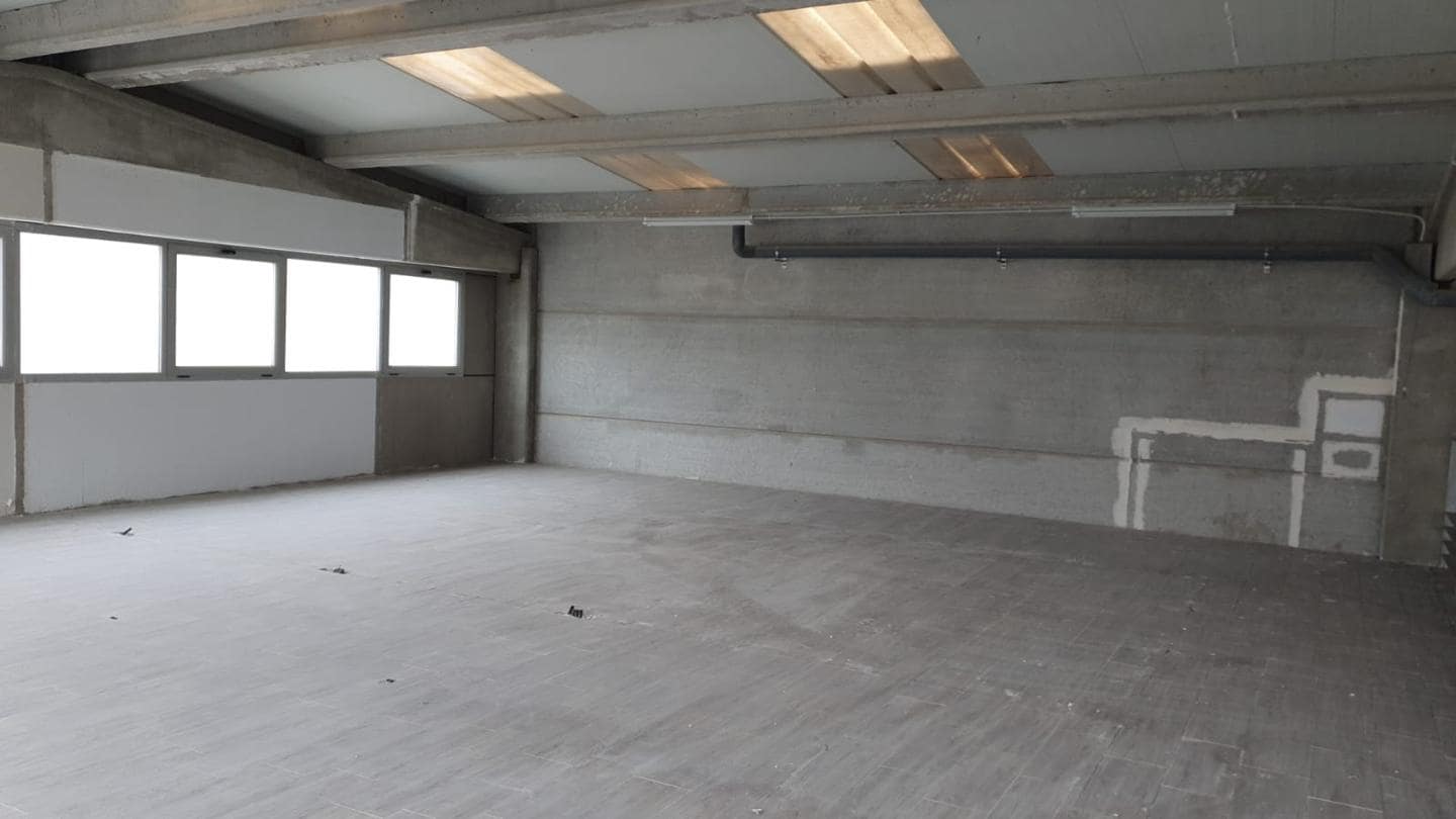 Komercyjne do wynajęcia w Paterna - 2 150 € (Ref: 7592251)