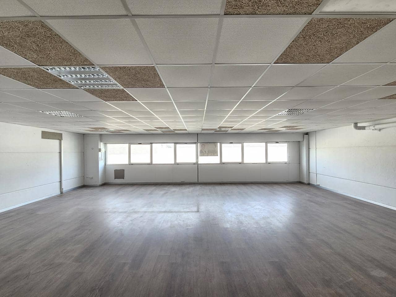 Erhverv til leje i Paterna - € 2.150 (Ref: 7592251)