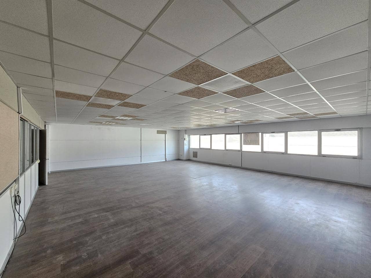 Erhverv til leje i Paterna - € 2.150 (Ref: 7592251)