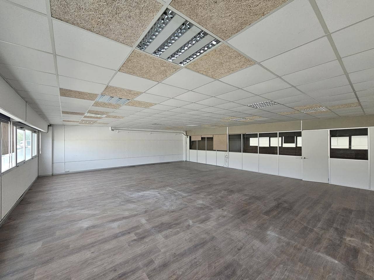 Erhverv til leje i Paterna - € 2.150 (Ref: 7592251)