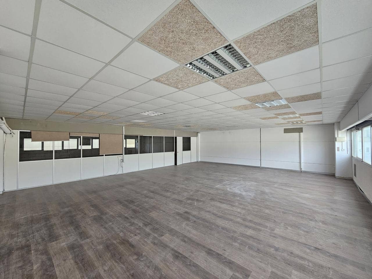 Erhverv til leje i Paterna - € 2.150 (Ref: 7592251)