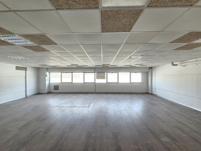 Local Comercial en Fuente del Jarro, Paterna en alquiler - 2.150 € (Ref: 7592251)