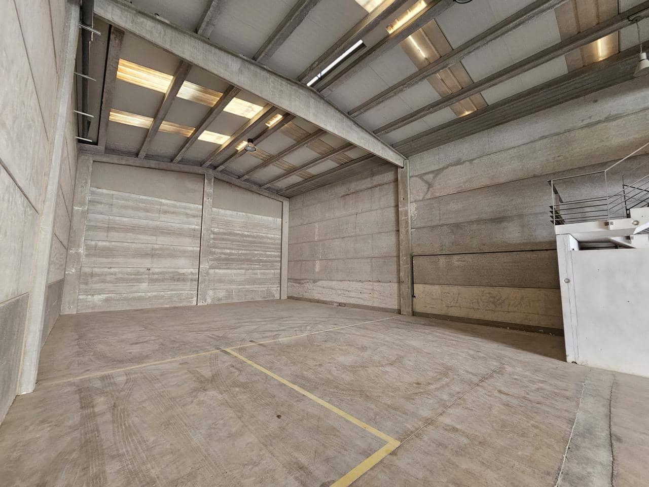 Erhverv til leje i Paterna - € 2.150 (Ref: 7592251)