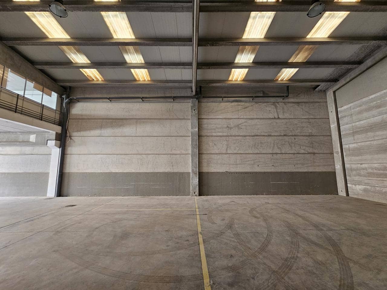 Erhverv til leje i Paterna - € 2.150 (Ref: 7592251)