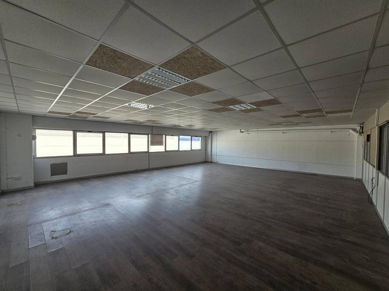 Erhverv til leje i Paterna - € 2.150 (Ref: 7592251)